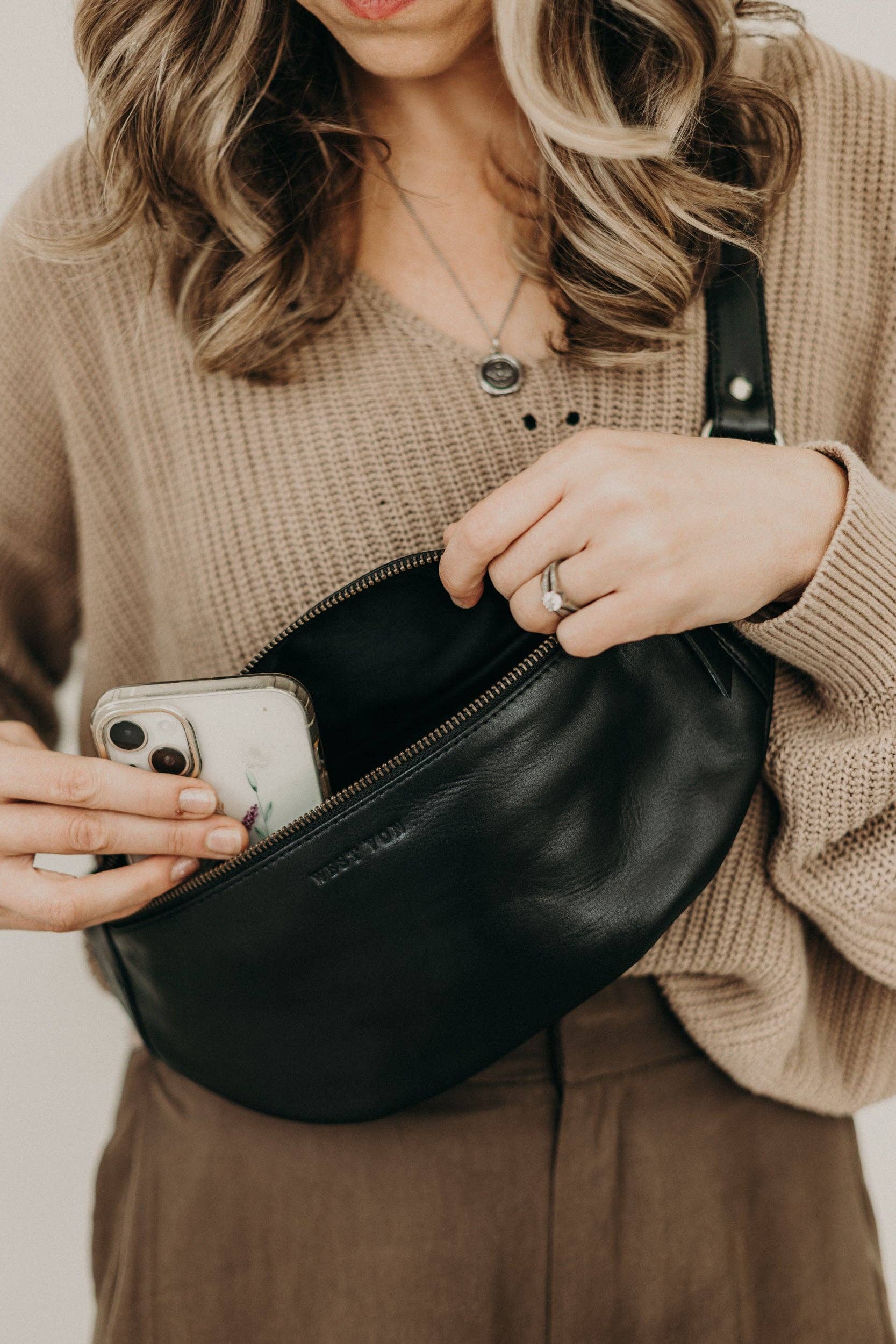 Indie Western Large Crossbody Bags Indie Western Large Crossbody Bags