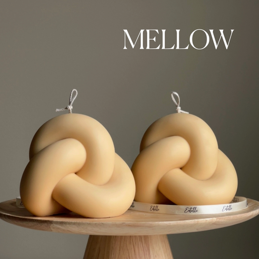 Large Minimalistic Knot Candle in Mellow - Shop Wild Ivy